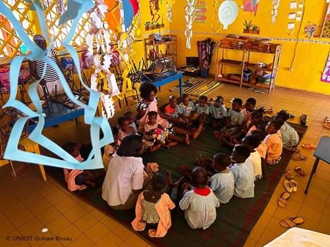 UNICEF y Deloitte se unen para mejorar la educación de 40,000 niños en Guinea-Bissau