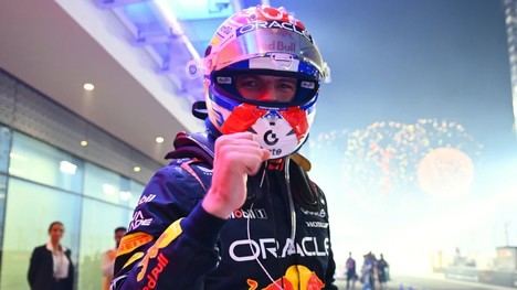 Verstappen brilla en Qatar y se acerca al título tras victoria estratégica de Red Bull