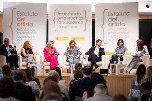 Yolanda Díaz impulsa la reforma laboral para artistas en España